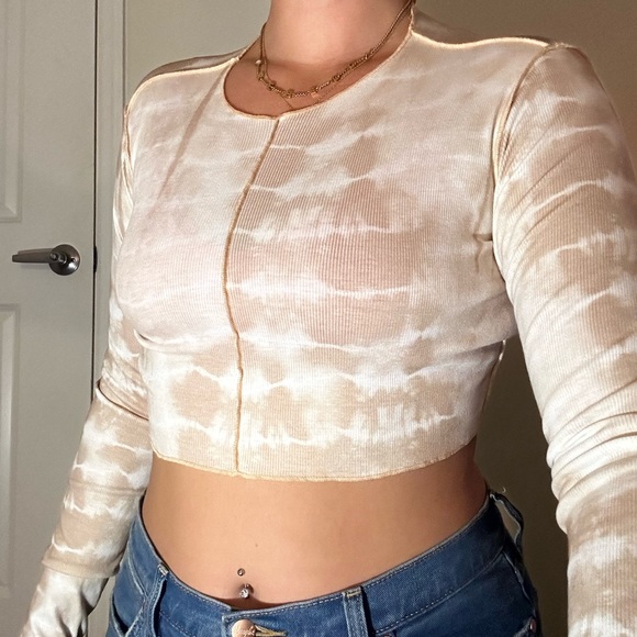 NWOT Adika Longsleeve Crop Top - Picture 2 of 2